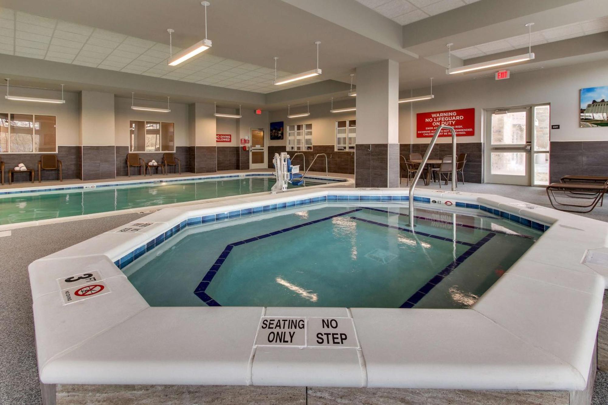 Drury Inn & Suites Columbus Polaris 외부 사진