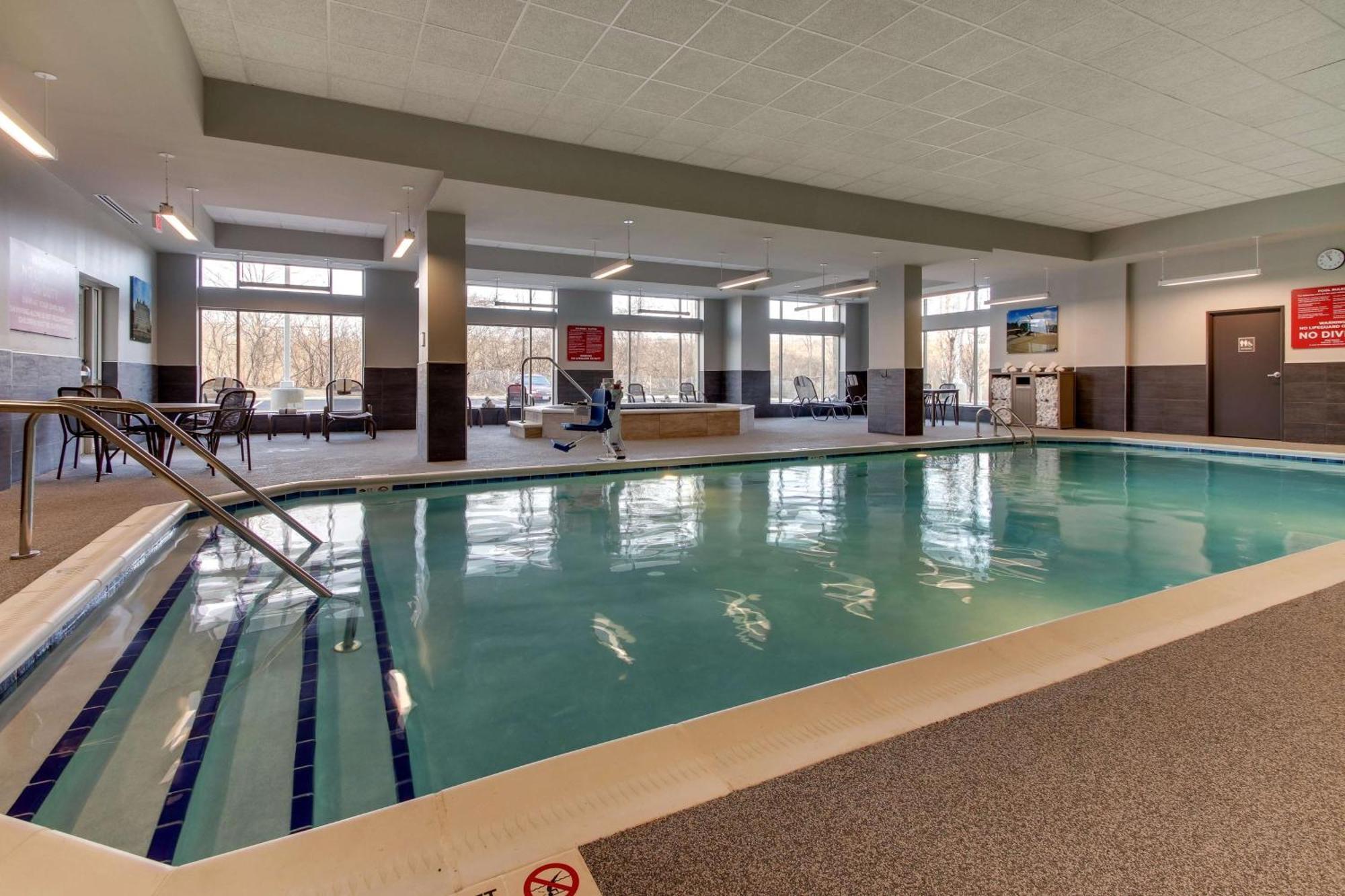 Drury Inn & Suites Columbus Polaris 외부 사진